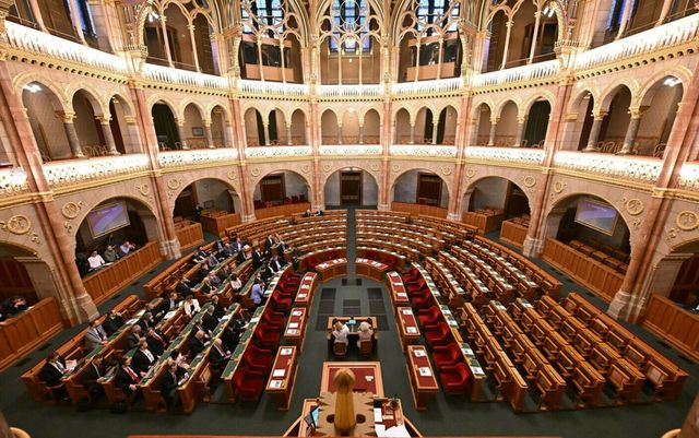 Parlamentul Ungariei deschide calea pentru aderarea Suediei la NATO