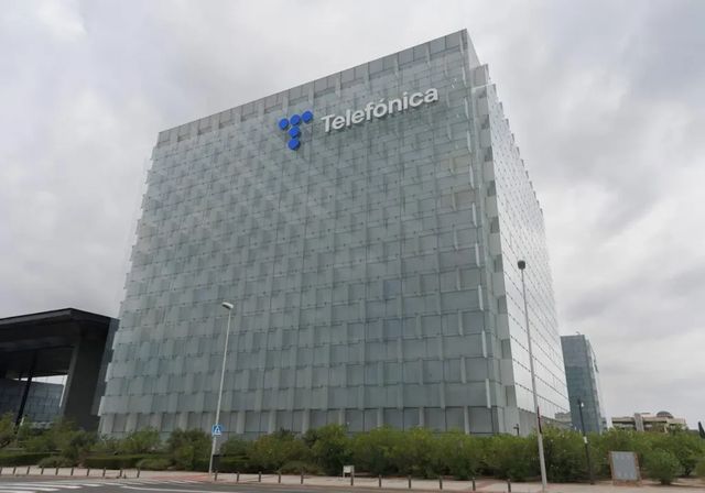 Competencia investiga a Telefónica por exigir permanencia en su televisión de pago