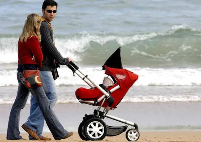 El Supremo obliga a exigir las mismas condiciones a los padres jubilados que a las madres para cobrar el plus por hijo