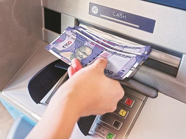 How SBI customers can withdraw money from an ATM without a debit card