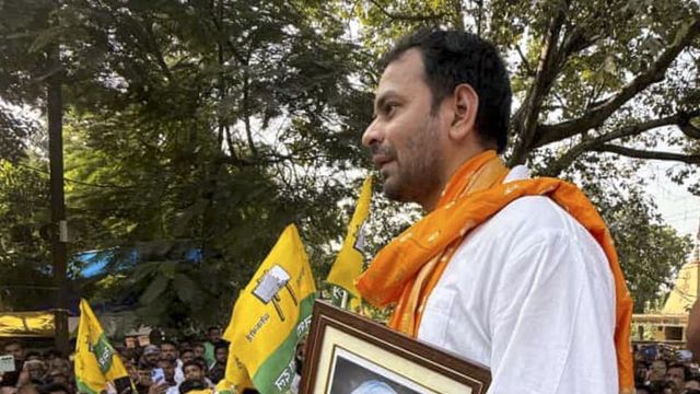 Tej Pratap carries photo of grandmother to file poll papers from Mahua