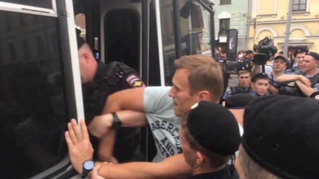 Navalnîi și aproximativ 420 de manifestanți, arestați la Moscova