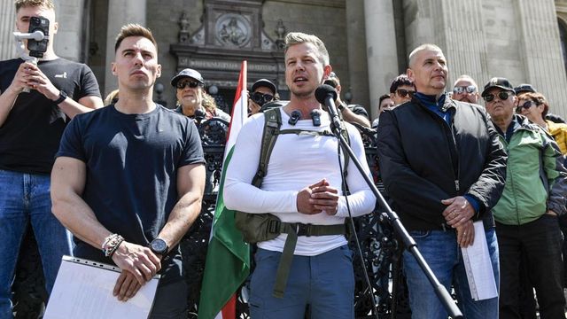 Magyar Péter elindult Nagyváradra – videó, fotók