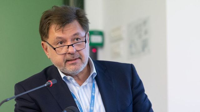 Deputații discută moțiunea contra ministrului Sănătății