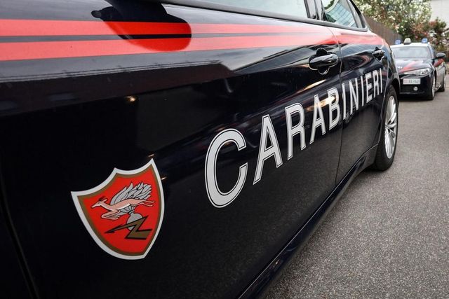 Trovata morta in casa, si segue la pista del femminicidio