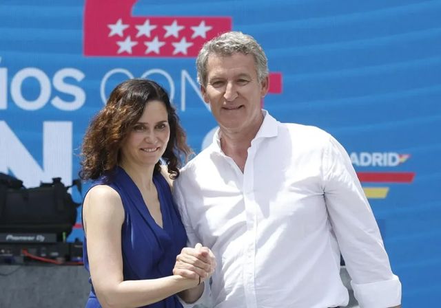 Feijóo plantea un cambio en las primarias para salvar su tesis y contentar a Ayuso