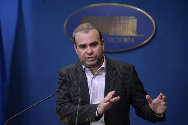 Darius Vâlcov s-a predat în Italia. Fostul ministru este condamnat definitiv la 6 ani de închisoare
