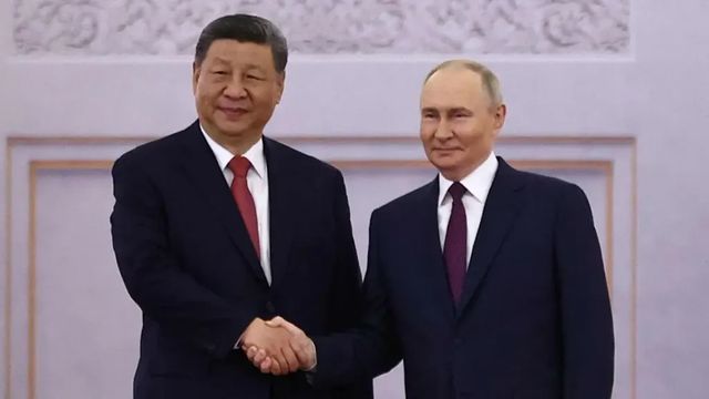 Cominciati al Cremlino i colloqui tra Putin e Xi Jinping