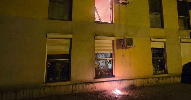 Incendiu într-un bloc din Timișoara, de la o țigară: 80 de persoane, evacuate în toiul nopții