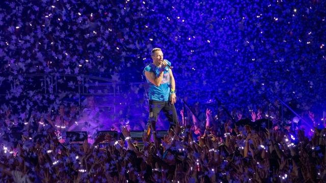 Napoli in delirio per i Coldplay, festa allo stadio