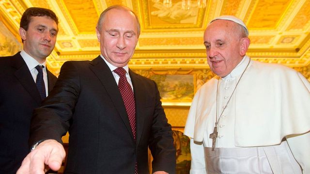 Ferenc pápa a Vatikánban fogadja Vlagyimir Putyint júliusban