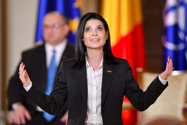 Lavinia Șandru, primul politician care a votat la prezidențiale