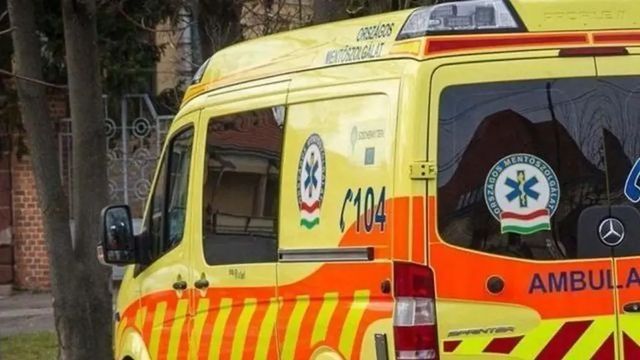 Hegyoldalnak csapódott egy siklóernyős