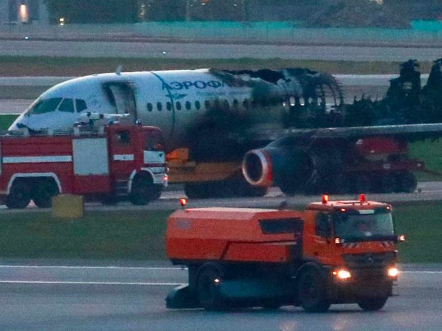 Топ-менеджера «Аэрофлота» лишили премии после катастрофы с SSJ-100