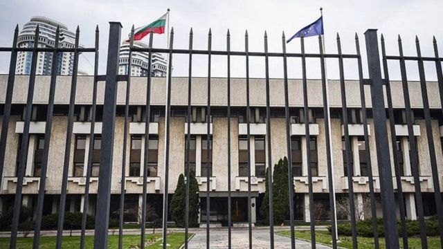 Bulgaria expulzează 70 de diplomați ruși
