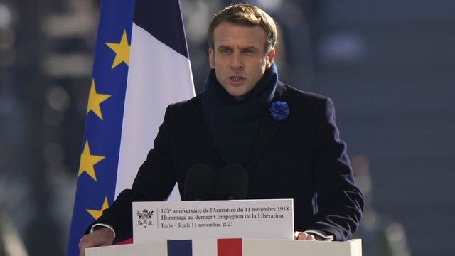 Emmanuel Macron titokban lecserélte a francia zászlót