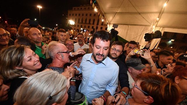 Salvinit választotta utódjának Berlusconi