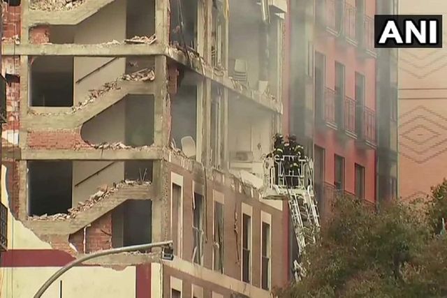 Strong explosion rocks building in Central Madrid