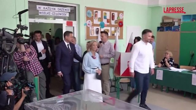 Polonia al voto per il ballottaggio presidenziale fra Trzaskowski e Nawrocki