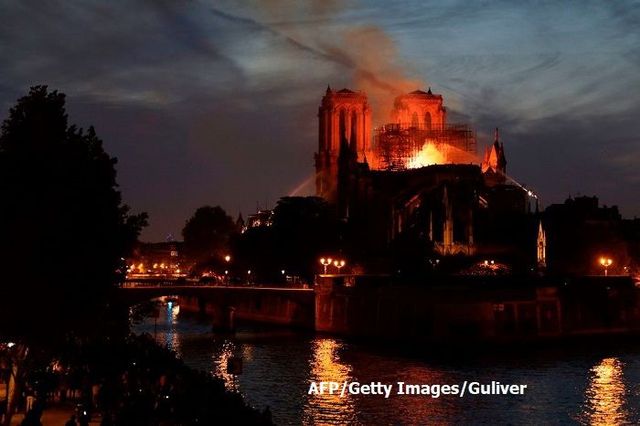Soțul Salmei Hayek a promis 100 de milioane de euro pentru reconstruirea Catedralei Notre-Dame