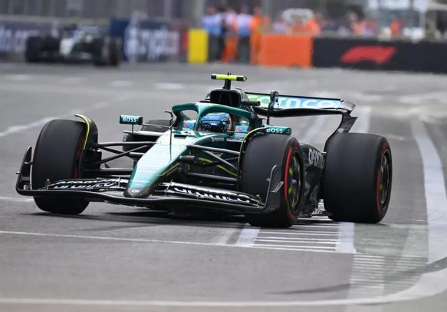 Alonso vuelve al barro en Bakú