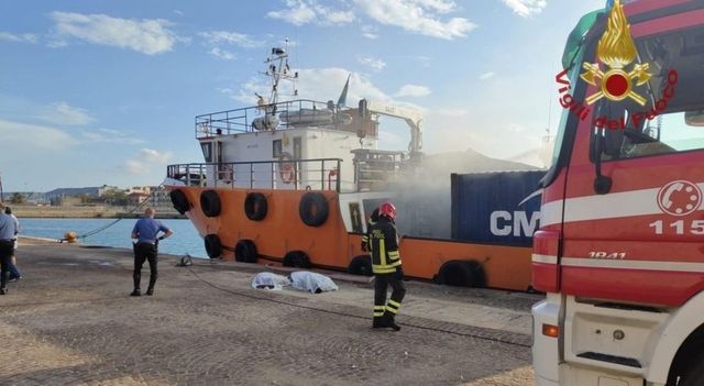 Crotone, esplode container nel porto: tre morti e due feriti