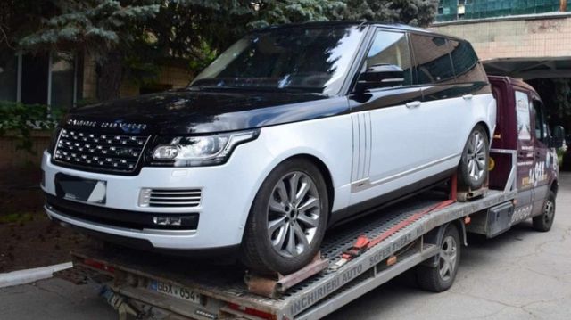 Rizea a rămas fără automobilul de lux deținut în Moldova