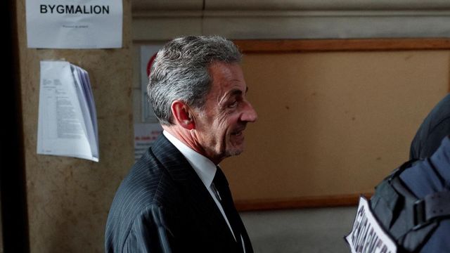 Francia, Sarkozy condannato in appello per finanziamento illecito