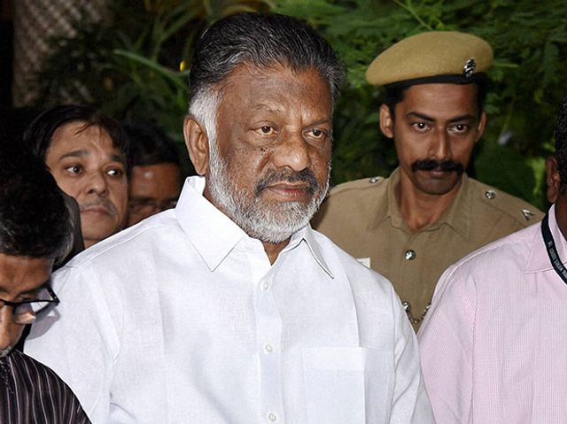 Central govt should cut its tax on fuel, says Tamil Nadu govt