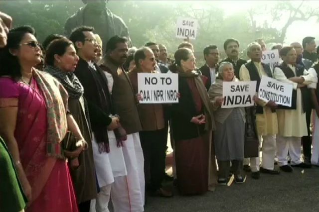 Sonia leads anti-CAA protest in Parliament ahead of Budget Session