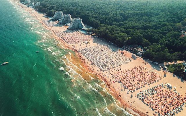 Bulgaria a început să închidă hoteluri din una dintre cele mai cunoscute stațiuni de pe litoral