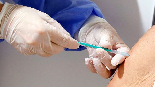 Собянин анонсировал бесплатную вакцинацию для еще двух категорий москвичей
