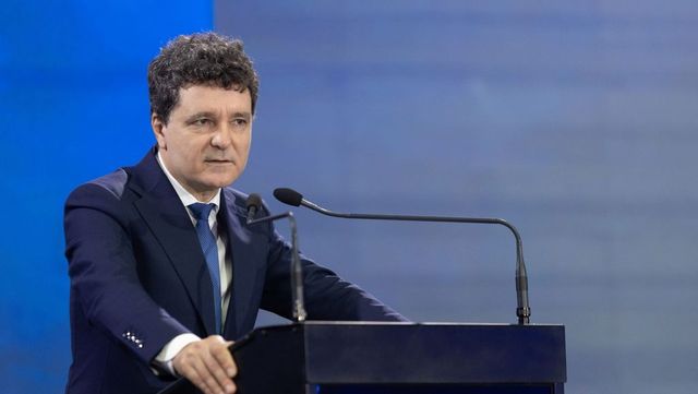 Nicușor Dan critică pensiile speciale pentru magistrați