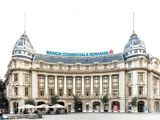 Un fond de investiții cu sediul în Luxemburg cumpără clădirea istorică a BCR din Piața Universității, Palatul Oscar Maugsch
