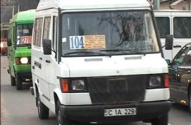 Șoferii microbuzelor de rută din Chișinău cer majorarea tarifului per călătorie