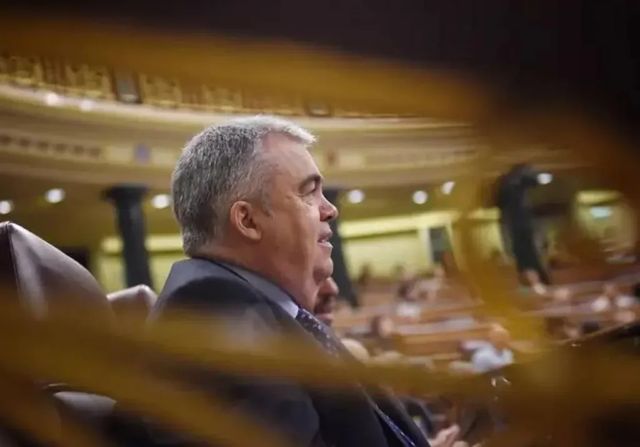 Santos Cerdán acude al Congreso a pedir la indemnización de casi 19.000 euros