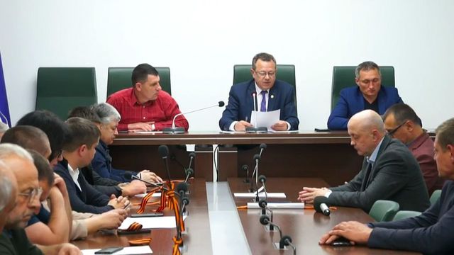 Rezoluție adoptată noaptea de Adunarea Populară din Găgăuzia. Deputații au votat pentru permiterea folosirii panglicii negru-oranj pe 9 mai