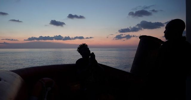 Naufragio di migranti a un miglio da Lampedusa