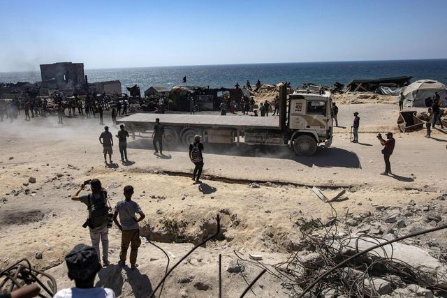 Media, salgono a 49 i morti nei raid israeliani su Gaza
