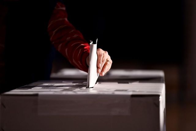 Sondaj INSCOP- Intenții de vot la alegerile europarlamentare - PSD - 29,5%, PNL - 18,8%, AUR - 18,4%