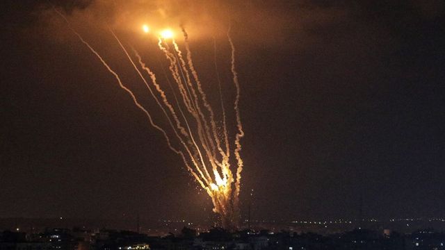 Több mint 160 rakétát lőttek Gázából Izrael felé, Jeruzsálem egyhetes hadműveletre készül