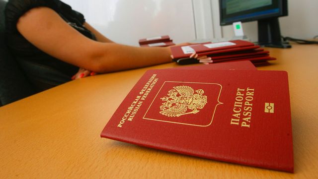 Дату окончания выдачи бумажных паспортов назвали в правительстве