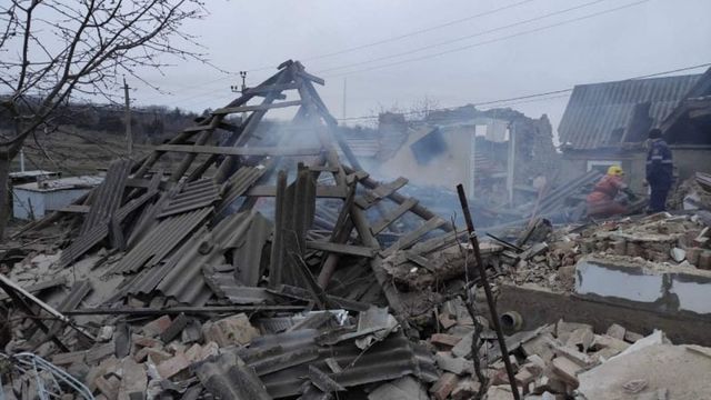 Explozie devastatoare într-o casă din orașul Sîngerei. Două persoane, prinse sub dărâmături