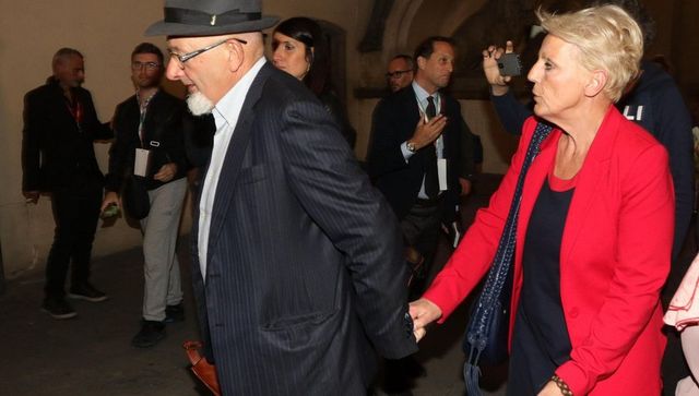 Perso il fascicolo giudiziario a Firenze, rischio brusco stop del processo ai genitori di Renzi per sospette fatture false