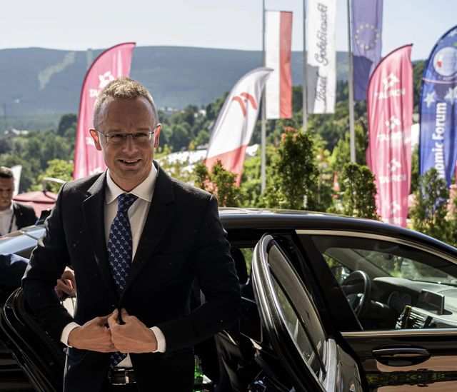 Tisztességtelen minket oroszbarátsággal vádolni - mondta Szijjártó Péter