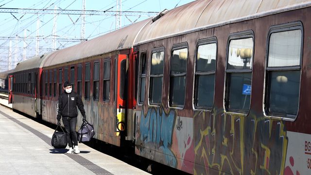 Пътници без маски във влаковете, има ли глобени