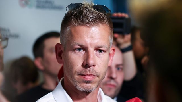 Emberkereskedelemre hivatkozva tiltott be több Tisza-csoportot is a Facebook