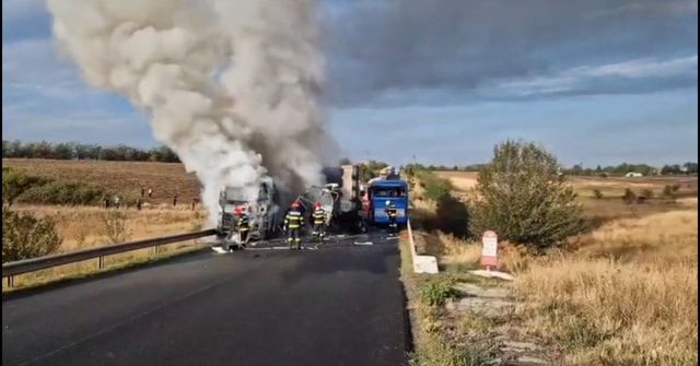 Тежка катастрофа между два автобуса и ТИР с над 60 ранени в Румъния