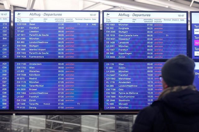 Greve anunțate pe șapte aeroporturi mari din Germania
