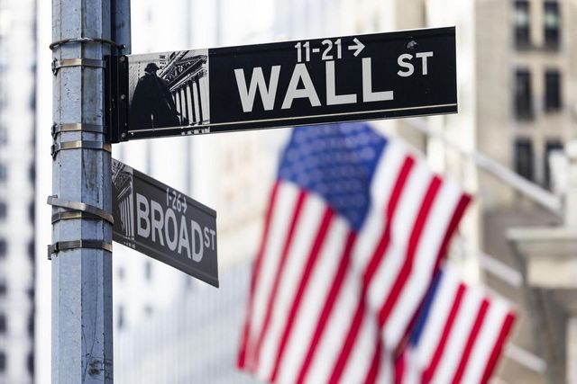 Wall Street rallenta, Dj sale dello 0,03%, Nasdaq +0,74%